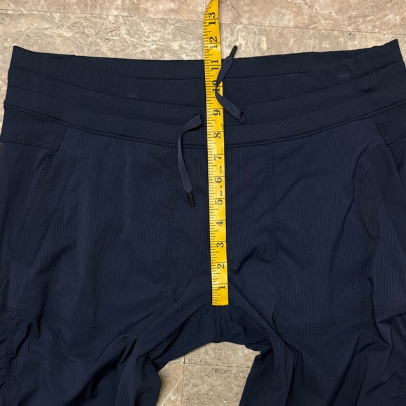 🍋 LULULEMON Studio Crop Pants (See Measurements) - Picture 8 of 16